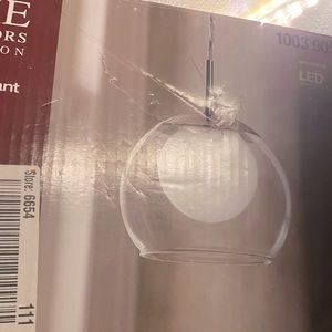 Decorative globe light fixture